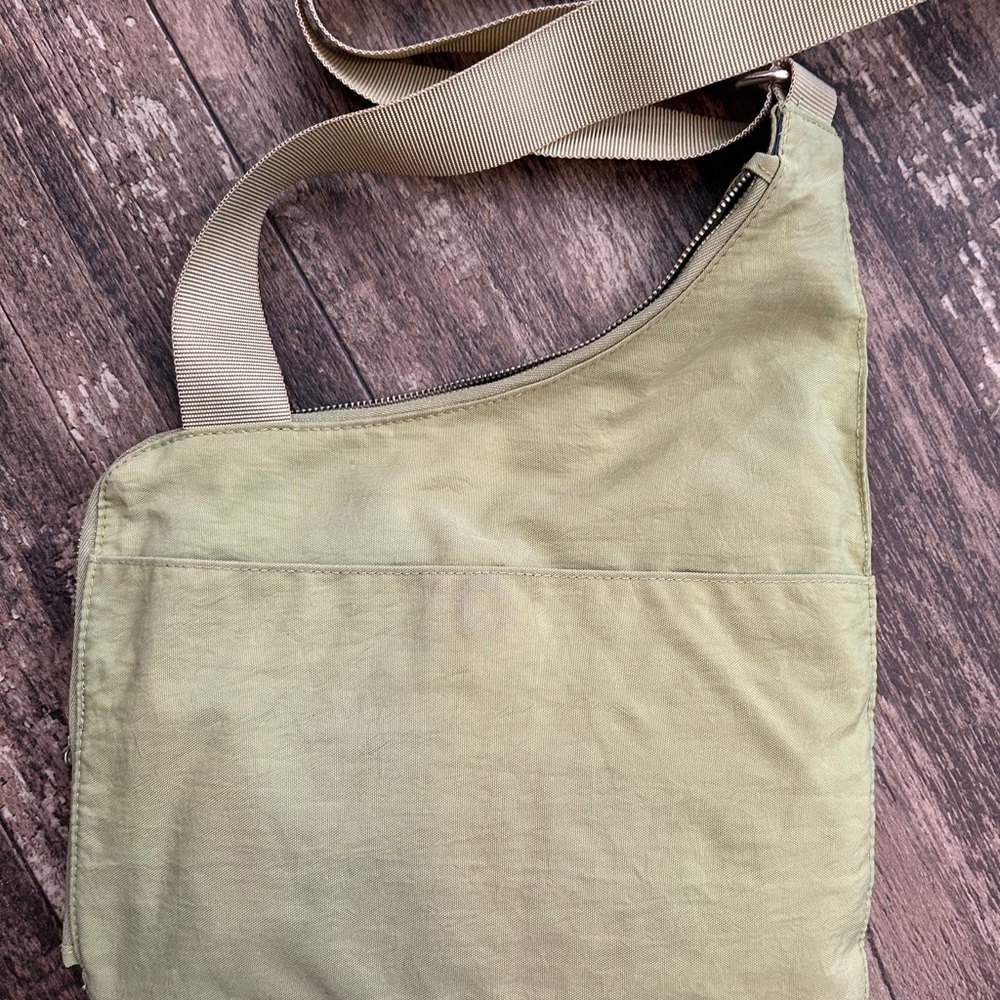 ***Baggallini Sage Green Crossbody Bag - Picture 3 of 4
